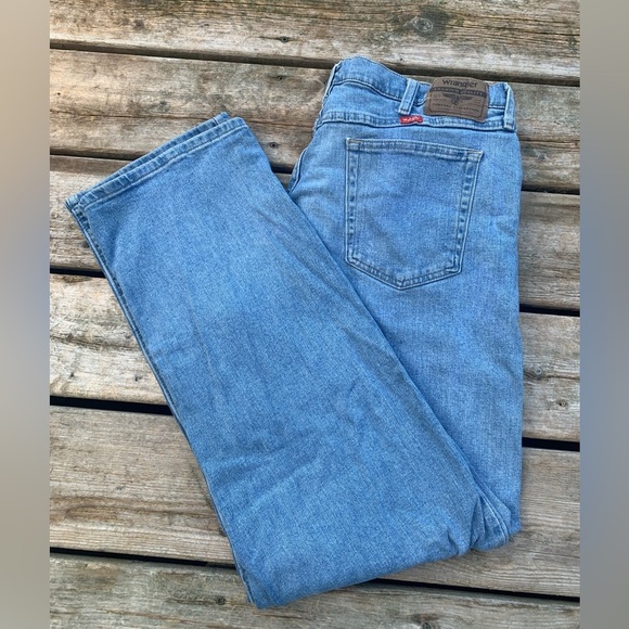 Wrangler Men's Light Wash Stretch Denim Jeans with Drawstring Waist - Size 36x32 - Picture 4 of 9